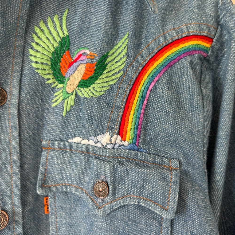 Levi’s Vintage 70s Denim Western Shirt Embroidered Bird Rainbow size Medium - Picture 8 of 9